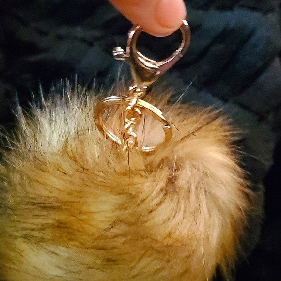 Tan Brown Furry Pom Keychain - Picture 3 of 3